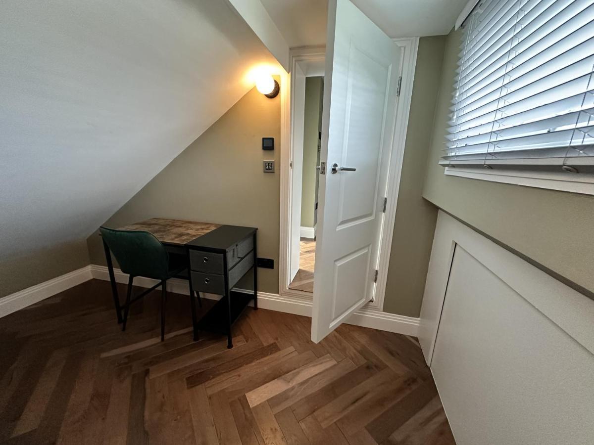 Super Deluxe Apartment Barnet Luaran gambar
