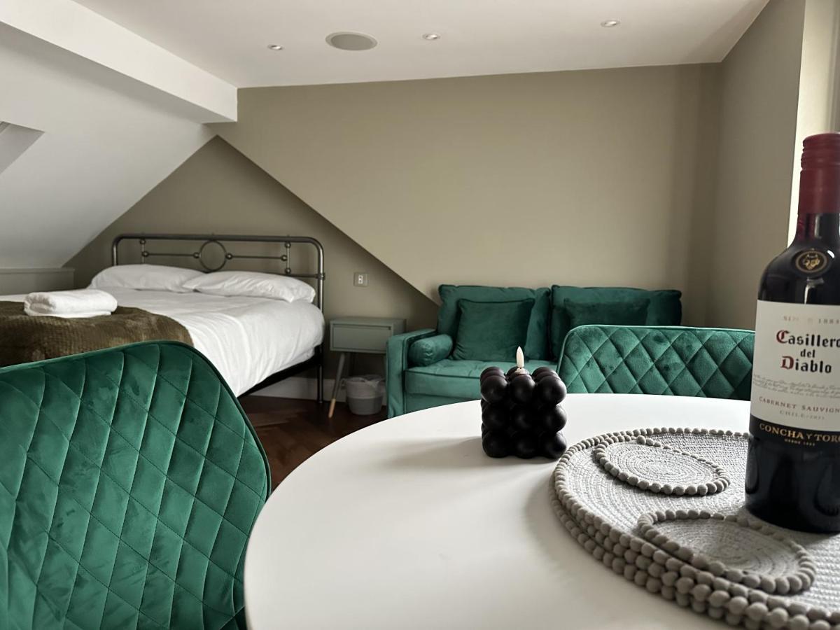 Super Deluxe Apartment Barnet Luaran gambar
